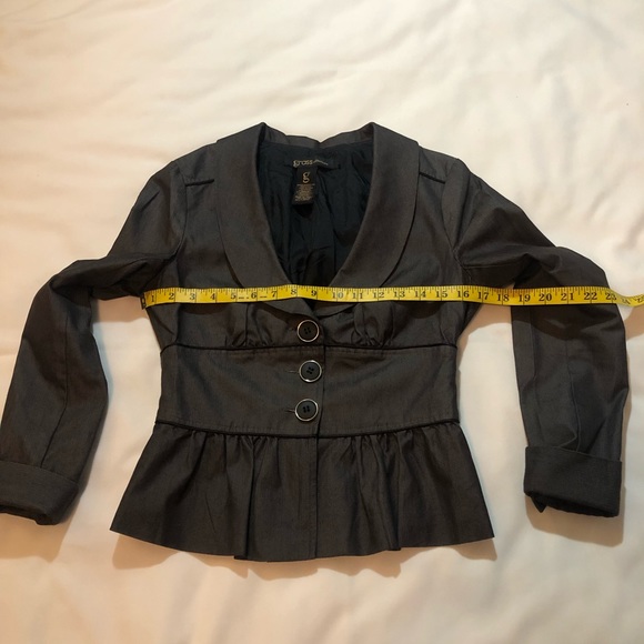 Beautiful women’s jacket! - Picture 6 of 8